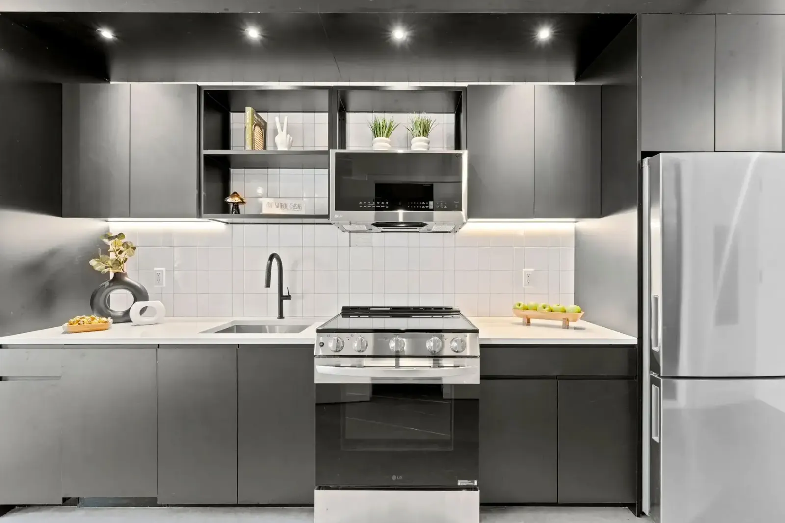 Residence Features at Iron 65